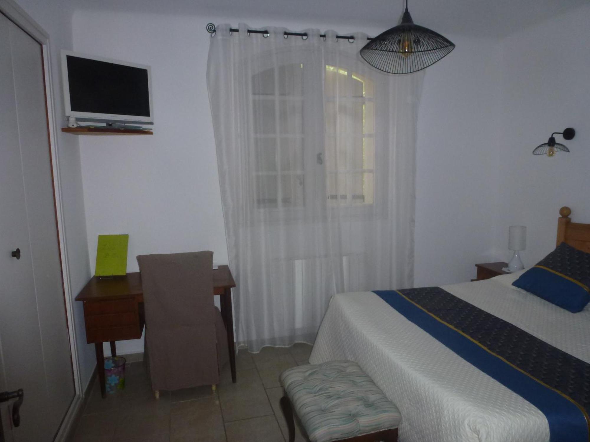 Chambre D'Hotes La Pinede Lambesc Ngoại thất bức ảnh