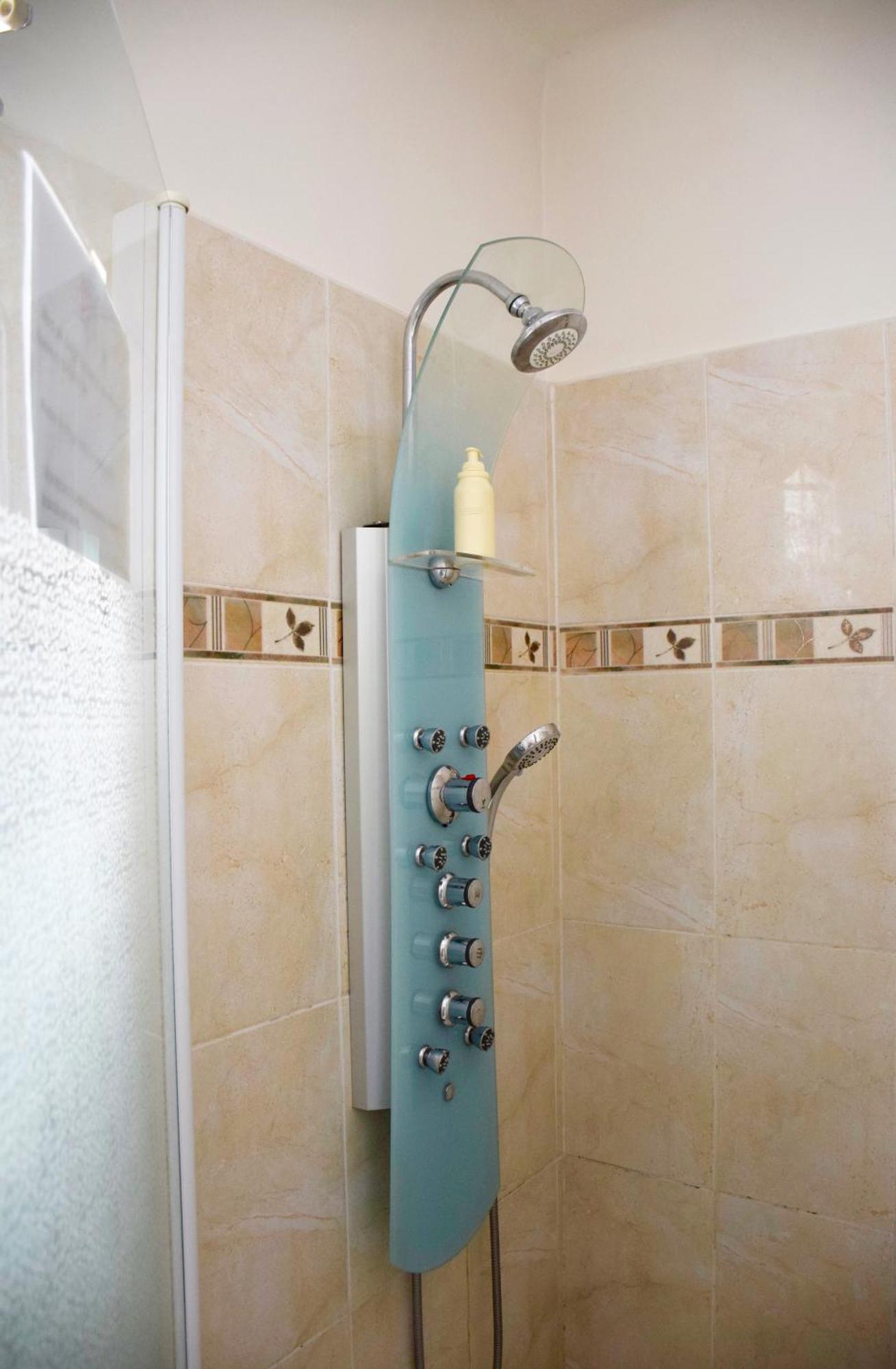 Chambre D'Hotes La Pinede Lambesc Ngoại thất bức ảnh