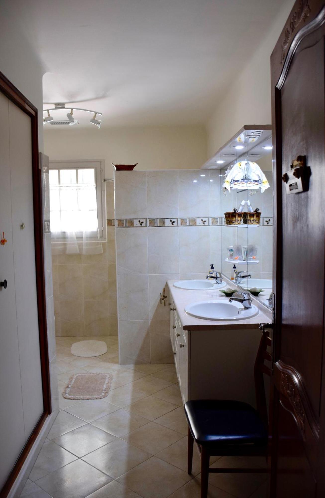 Chambre D'Hotes La Pinede Lambesc Ngoại thất bức ảnh