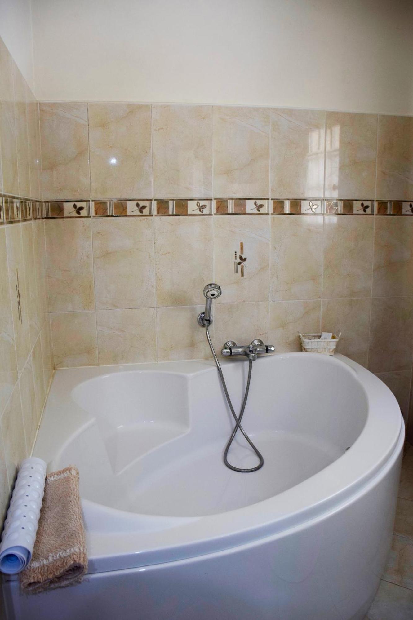 Chambre D'Hotes La Pinede Lambesc Ngoại thất bức ảnh